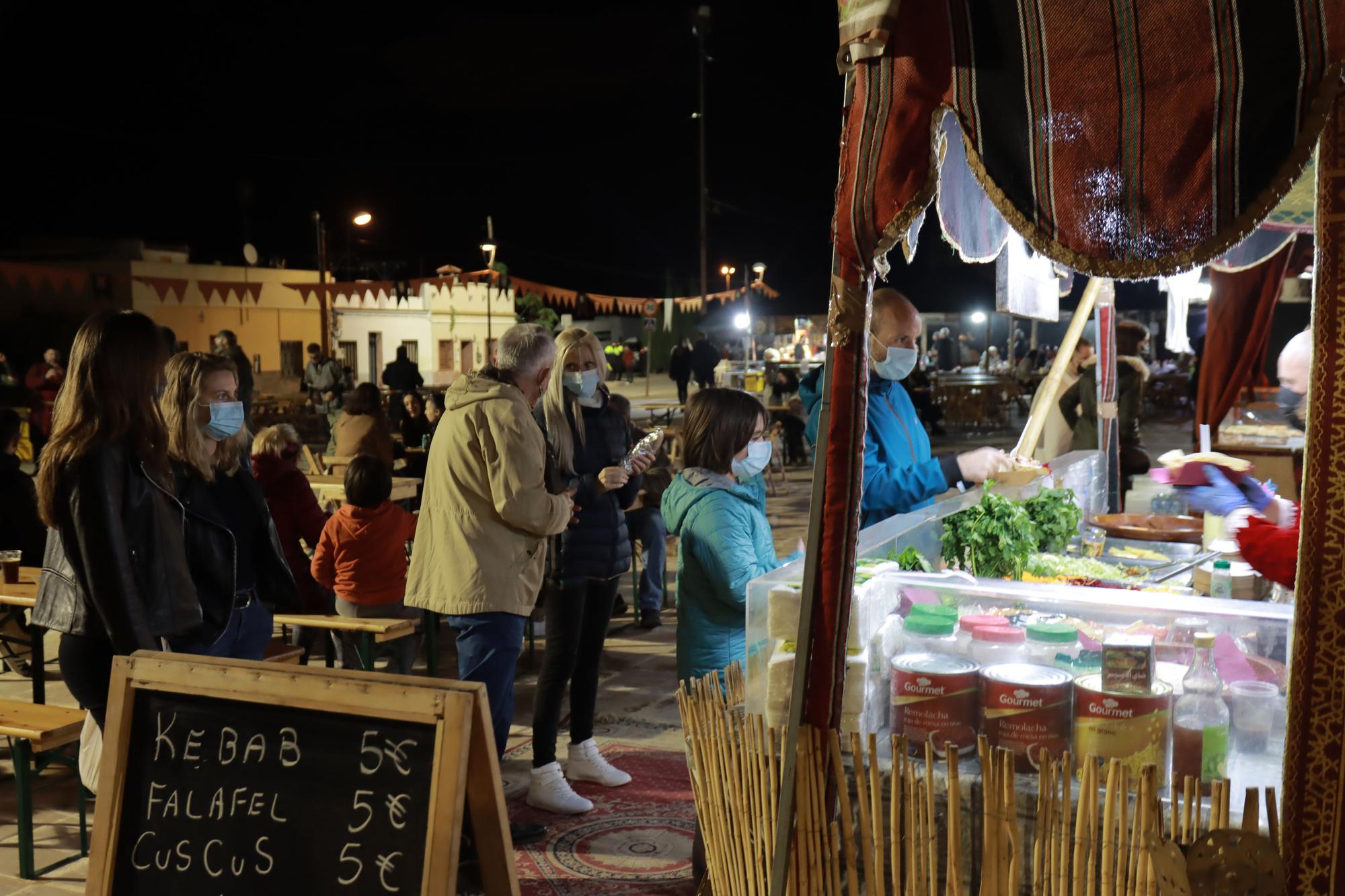 Las 40 imágenes que definen la primera feria medieval de Mascarell poscovid