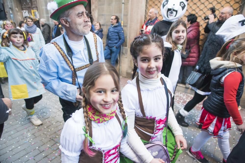 Set mil persones desborden els carrers de Sallent en un Carnaval multitudinari