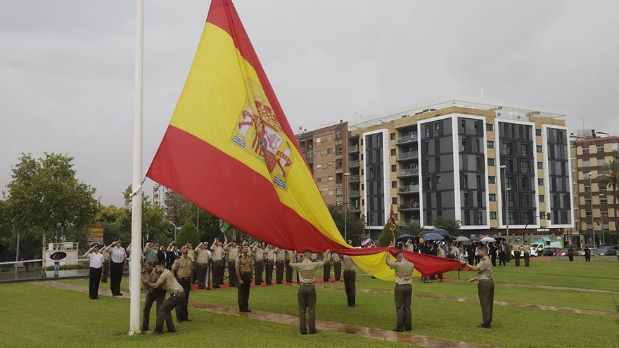 El homenaje a la bandera en Córdoba, en imágenes