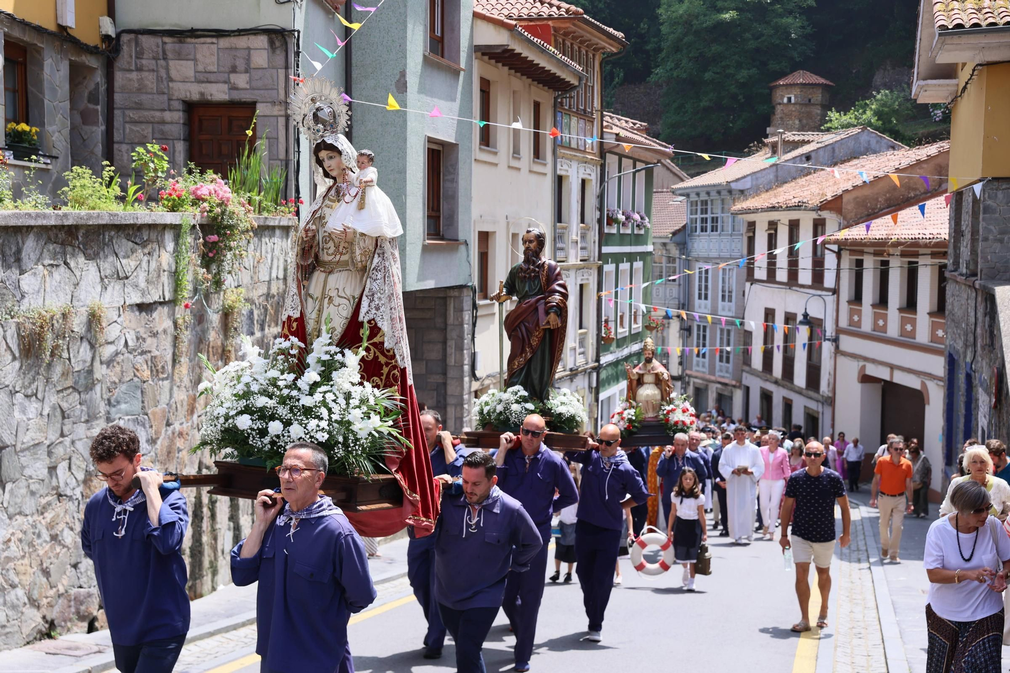 EN IMÁGENES: así fue el día de L'Amuravela en Cudillero