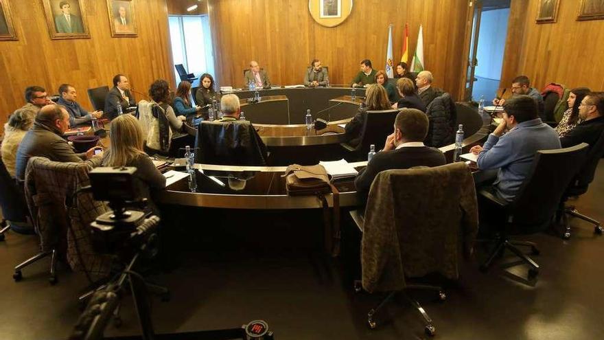 Imagen del primer pleno de Lalín emitido por internet, en diciembre de 2015. // Bernabé/Gutier