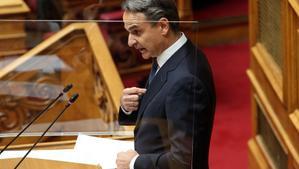  Kyriakos Mitsotakis durante su discurso en el Parlamento griego. 