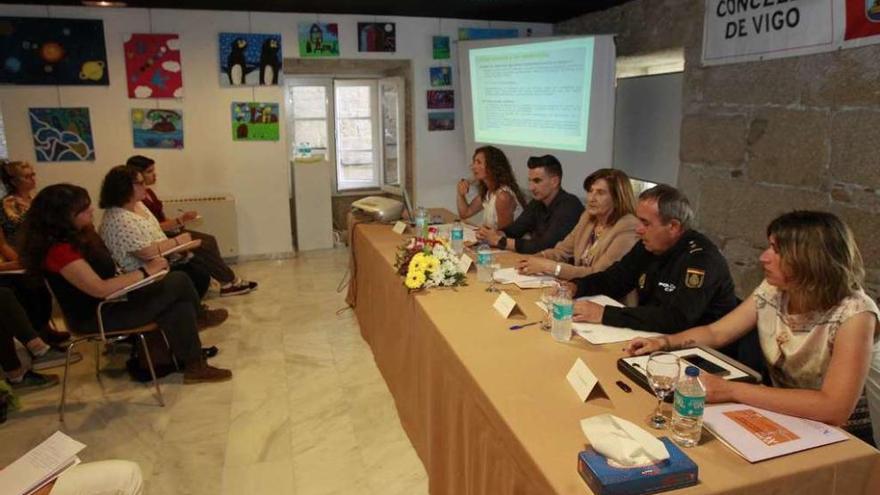 Los ponentes Irene García, Fernando Velayos, Rosa Fontaíña, José García y Silvia Morenza. // J.Lores