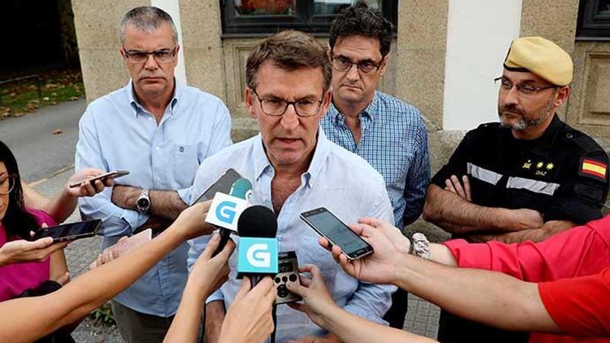 Núñez Feijóo habla de incendiarios, sequía y descontrol luso