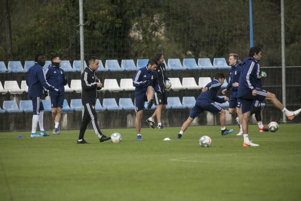 Primer entrenamiento del Real Oviedo después del derbi