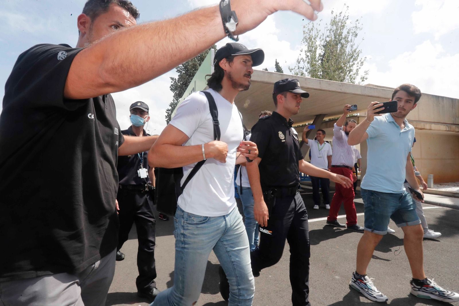 Cavani llega a València