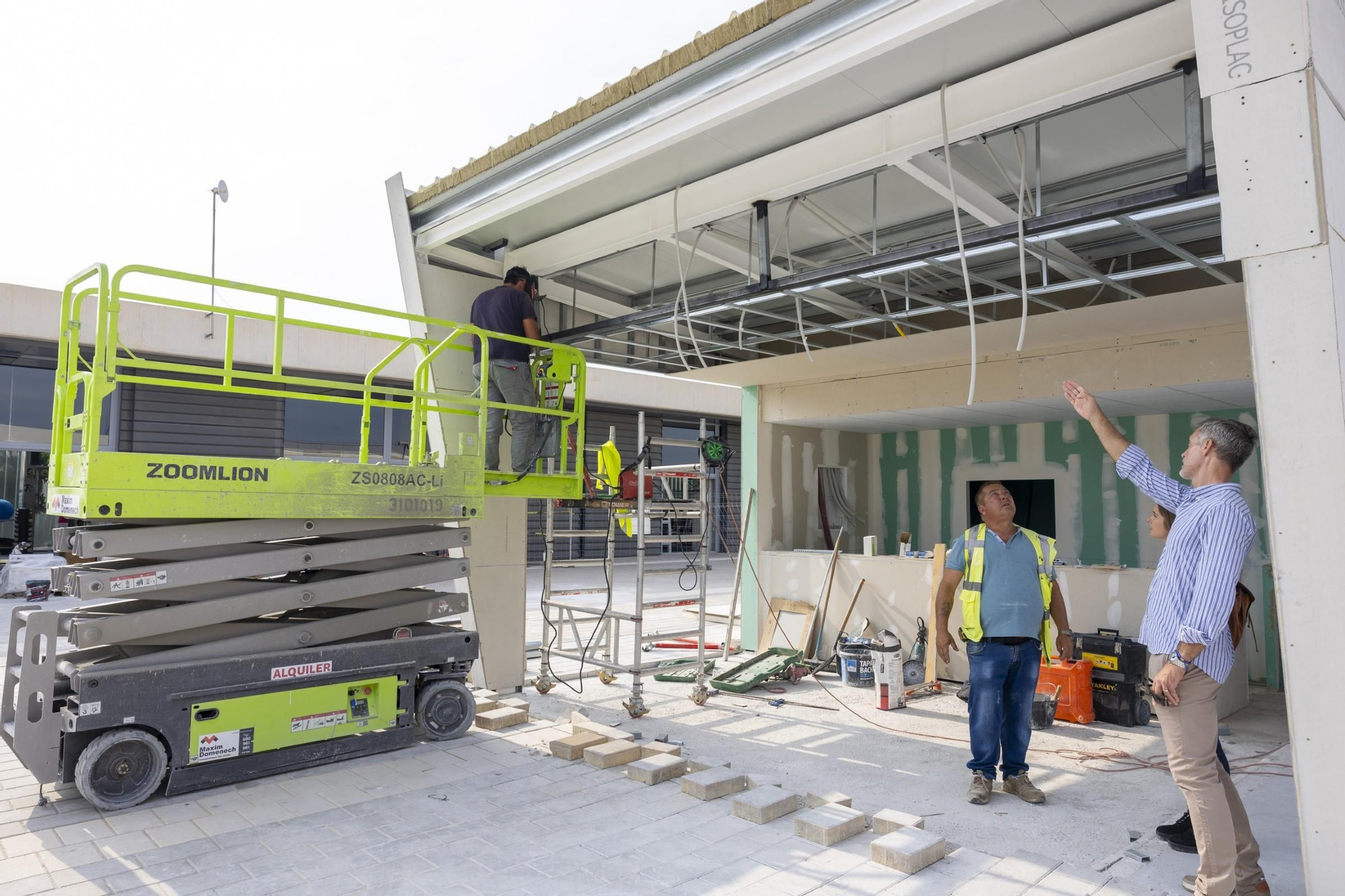 Visita a la rehabilitación de la zona de raquetas de la Ciudad Deportiva de Torrevieja