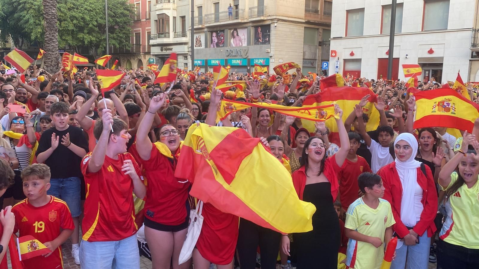 España- Inglaterra: La provincia de Alicante se prepara para la final