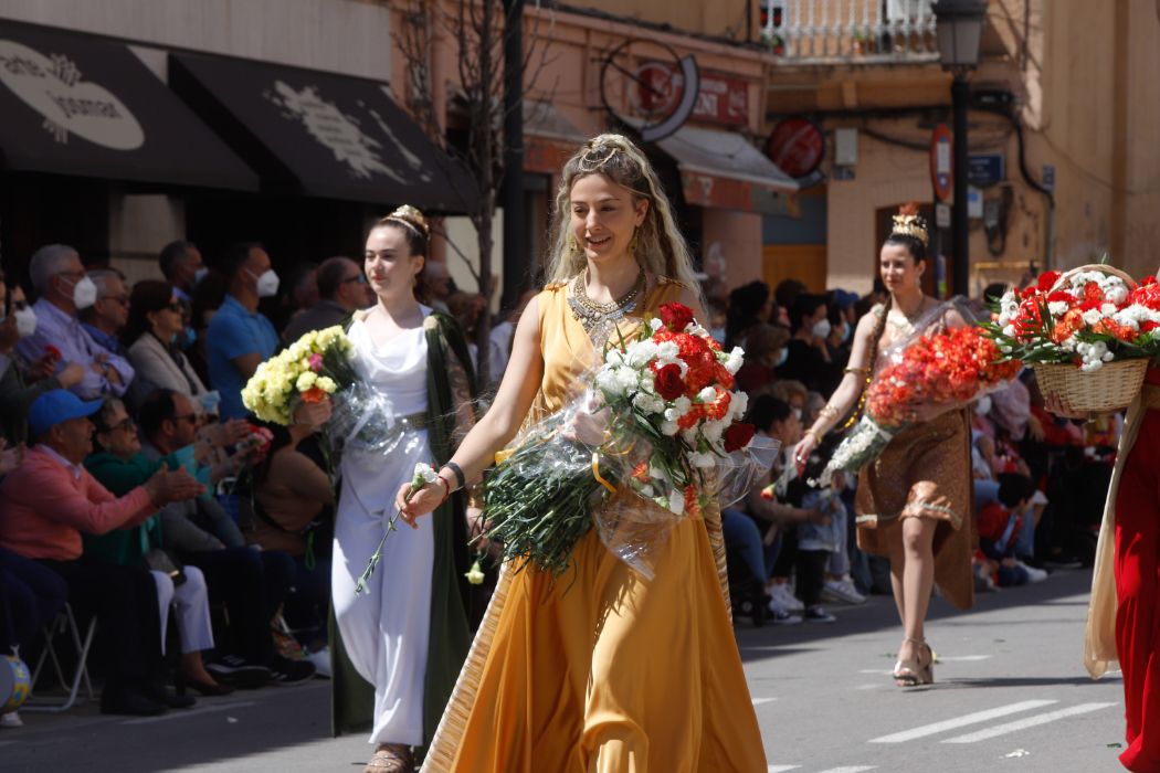 Flores y alegría para despedir la Semana Santa Marinera en el desfile de Resurrección