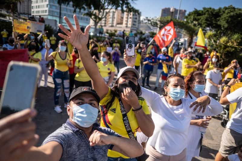 Concentración de repulsa en Santa Cruz de Tenerife por la represión en Colombia