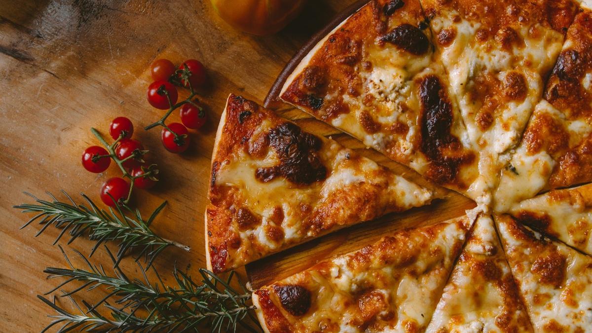 Pizza: el truco para recalentarla y que quede perfecta.