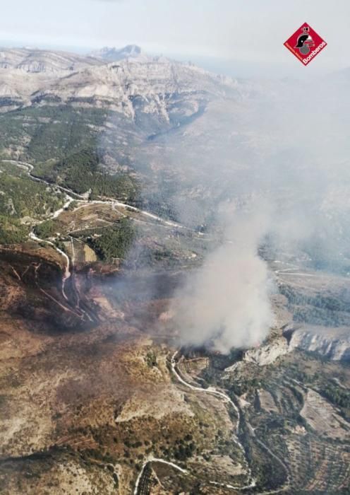 Los incendios en la Marina Alta, en imágenes