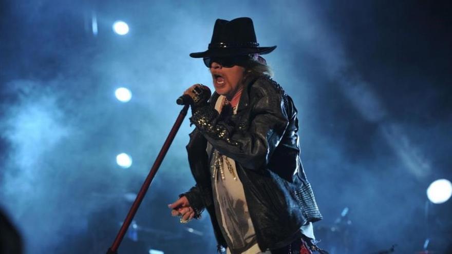 Guns N&#039;Roses, detenidos por tener una pistola