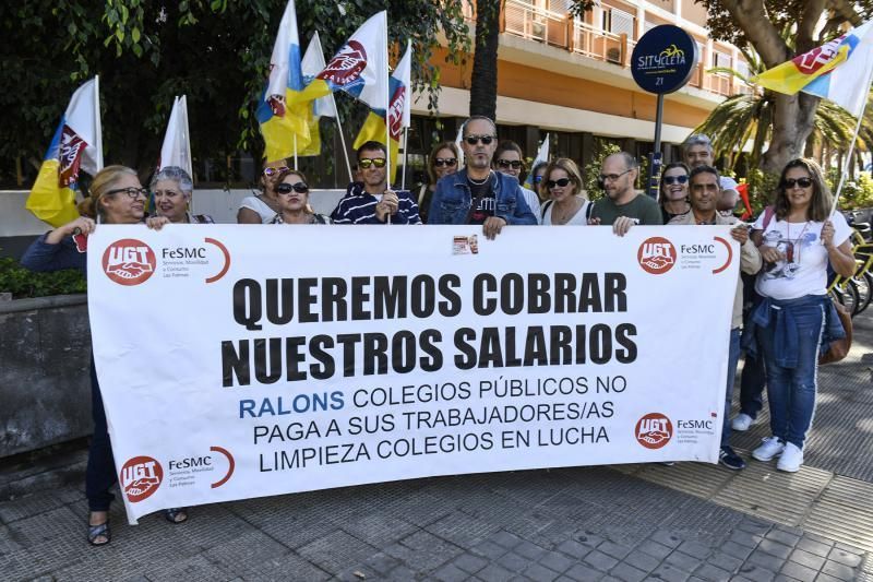 LAS PALMAS DE GRAN CANARIA  05-12-2018 LAS PALMAS DE GRAN CANARIA.  ManifestaciÓn de trabajadores de limpieza de RALONS delante de las Oficinas Municipales.  FOTOS: JUAN CASTRO  | 05/12/2018 | Fotógrafo: Juan Carlos Castro