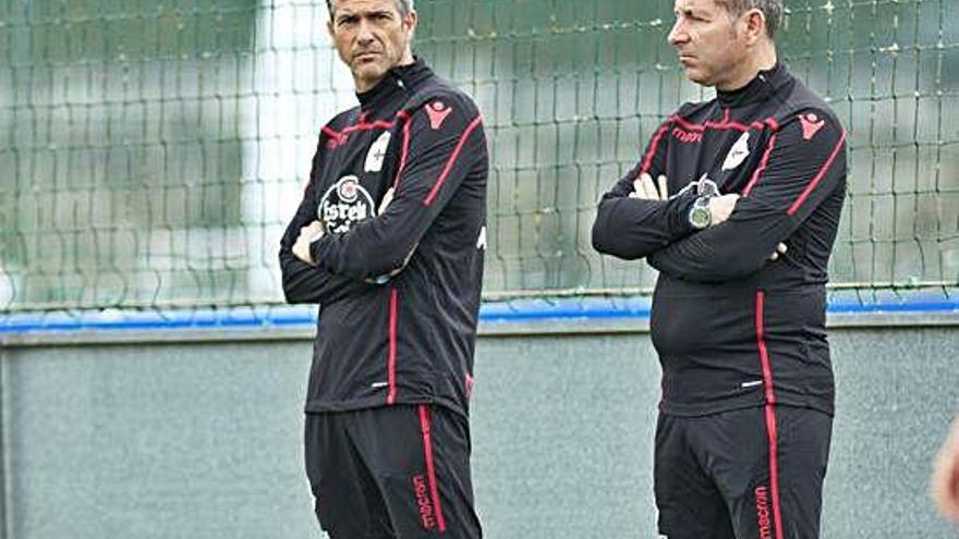 Martí, a la izquierda durante el entrenamiento de ayer.