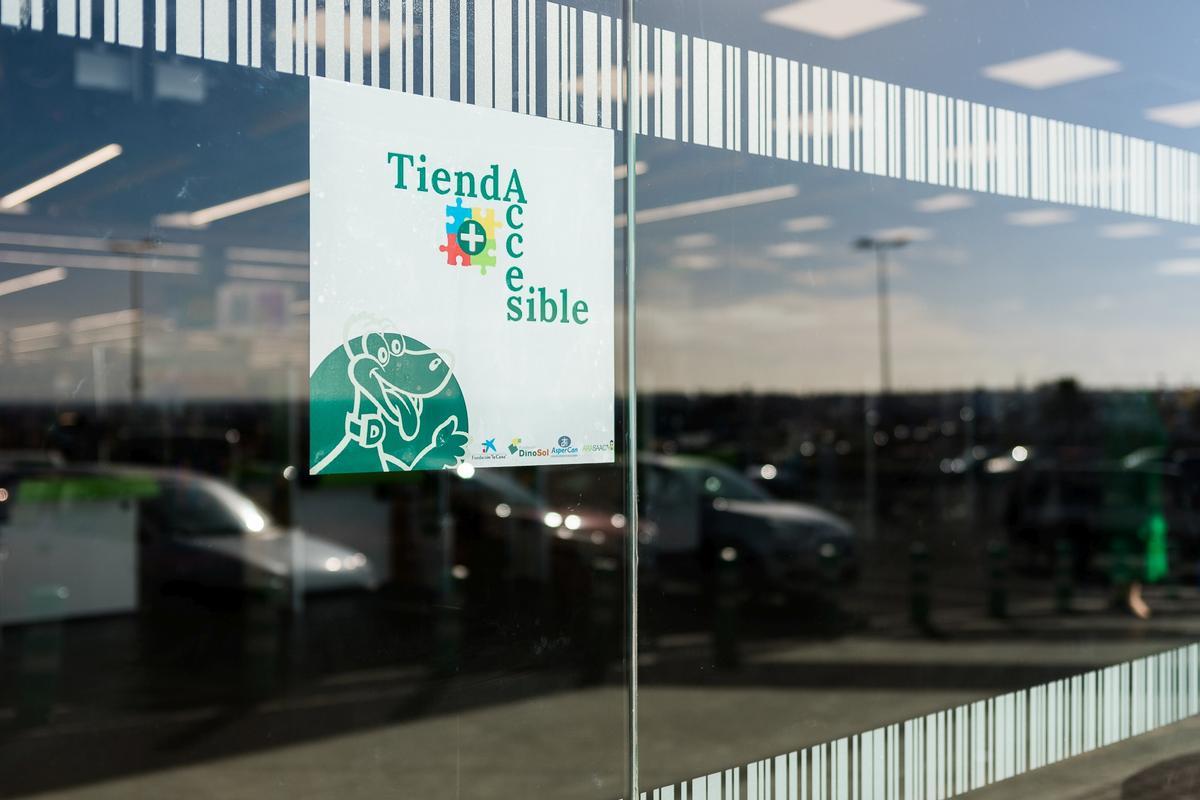 El proyecto Tienda Accesible facilita que las personas con autismo puedan realizar su compra