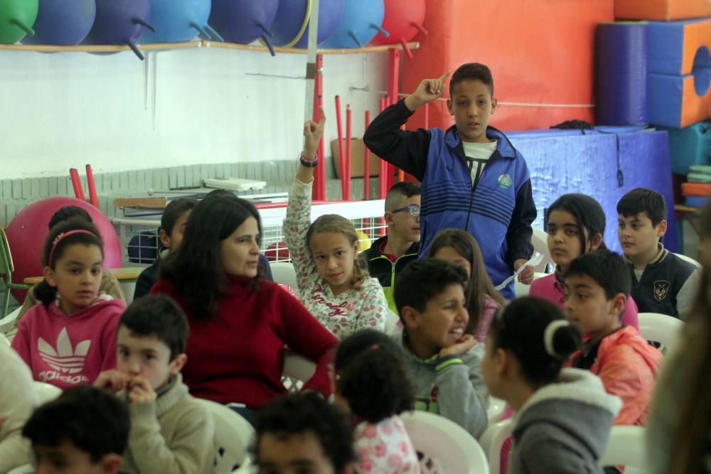 Futbolistas del Cartagena visitan un colegio