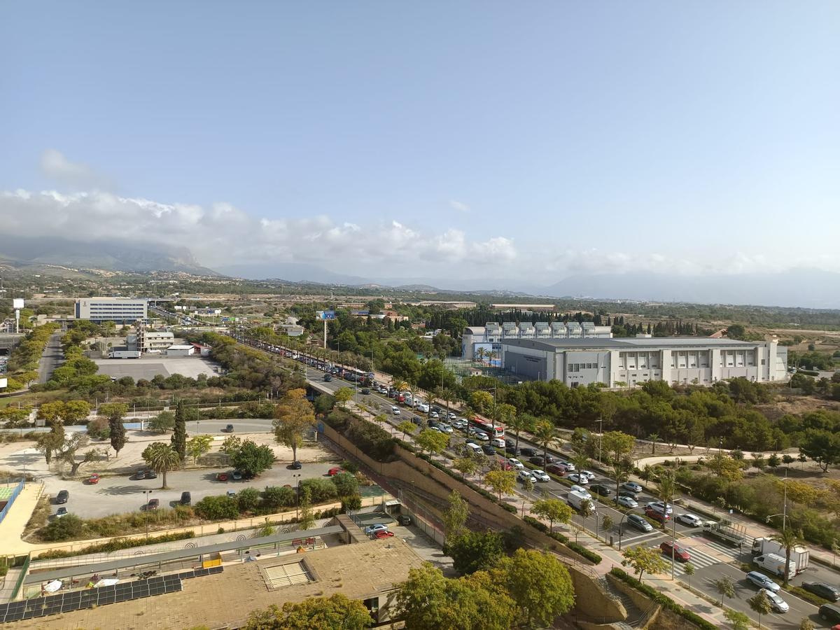 Retenciones en la salida de Benidorm por la avenida Comunidad Europea