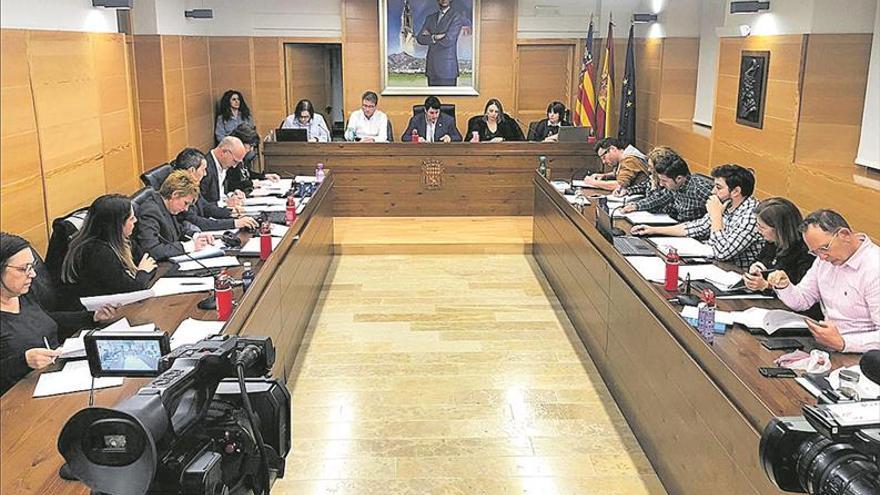 García afea el uso partidista con los cobros de la piscina de PP y PSOE