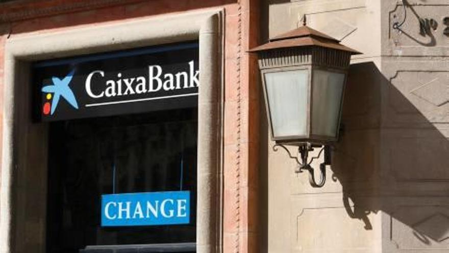 Caixabank és un dels bancs que van traslladar la seu social.