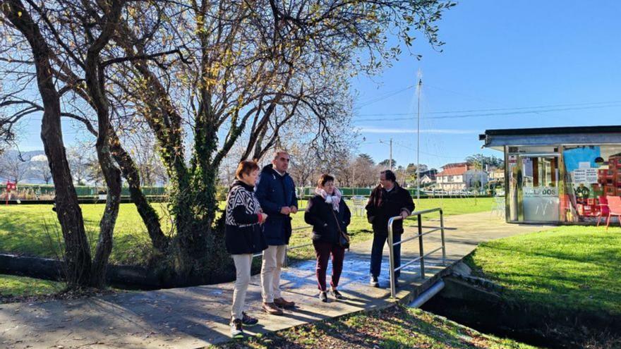 La asociación de vecinos de Lourido traslada al alcalde las necesidades de la zona