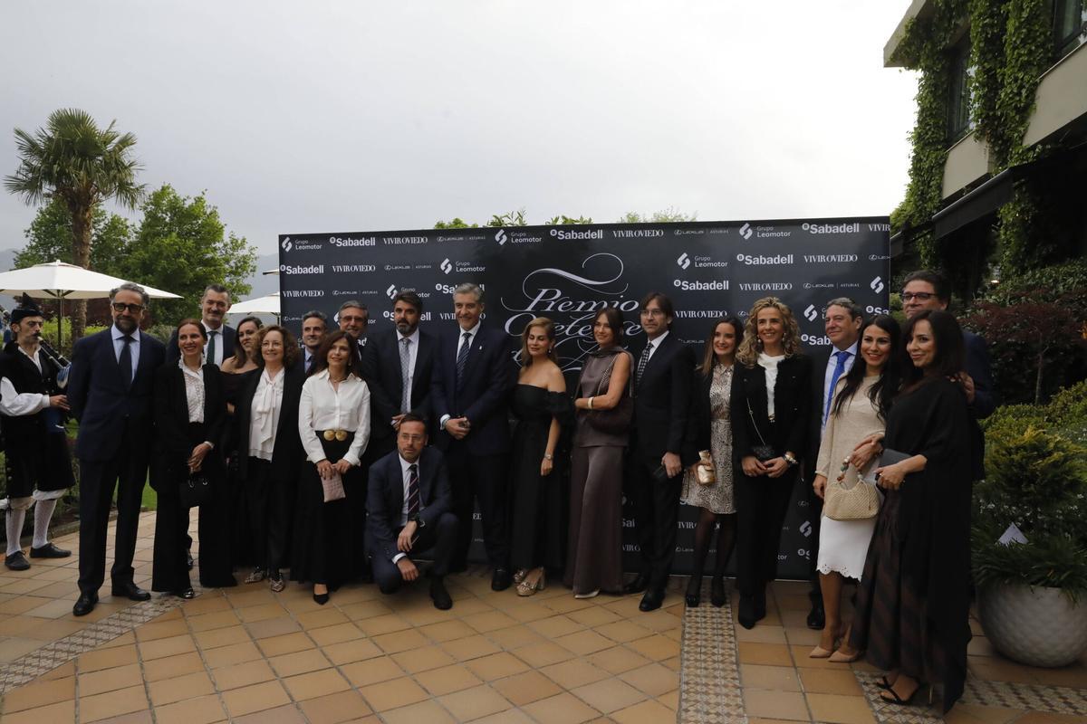 Martín Peláez, presidente del Real Oviedo, recibe el premio "Ovetense del año"