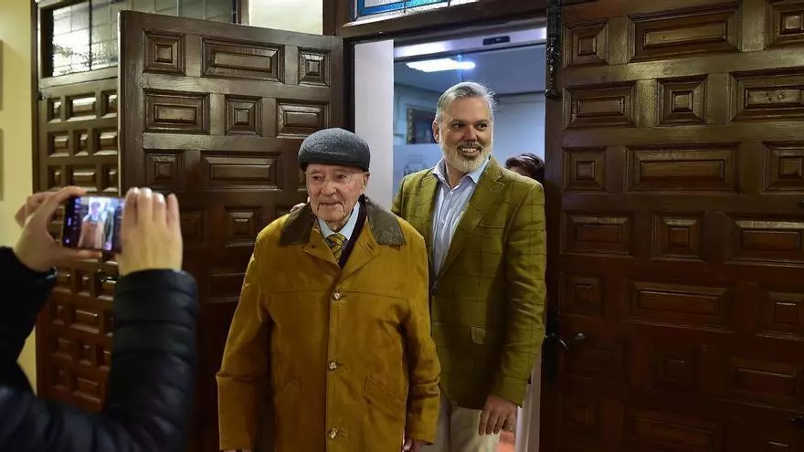 Video | Pizarro recibe a Ángel Masa, nuevo centenario en Plasencia