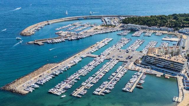 Imatge  aèria del Club Nàutic de l’Escala.