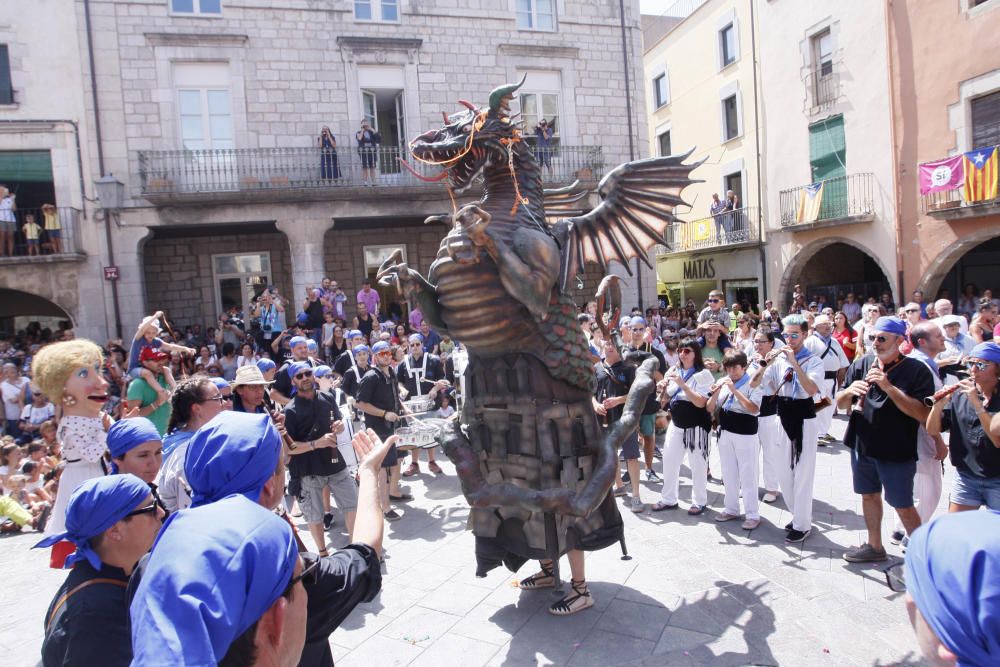 L''Àguila torna a la cercavila de Sant Genís a Torroella de Montgrí