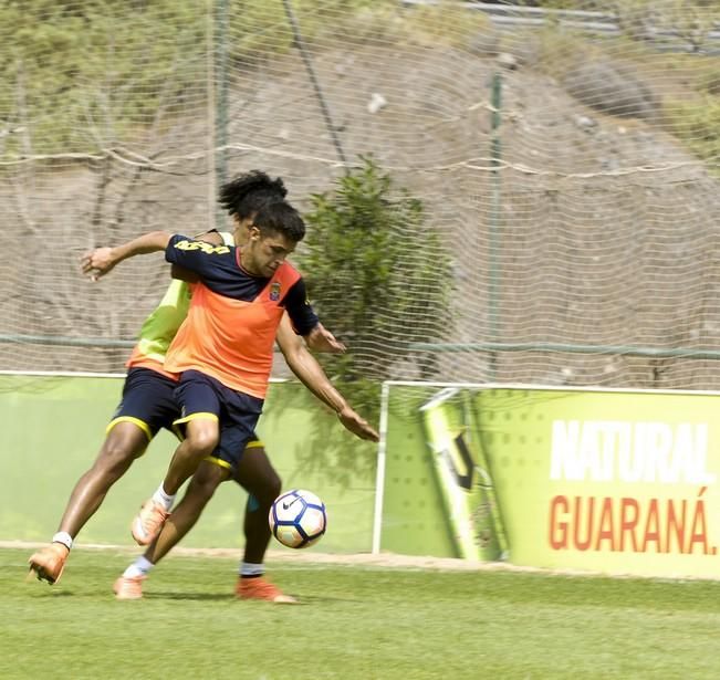 ENTRENAMIENTO DE LA UD LAS PALMAS Y ENTREVISTGA ...