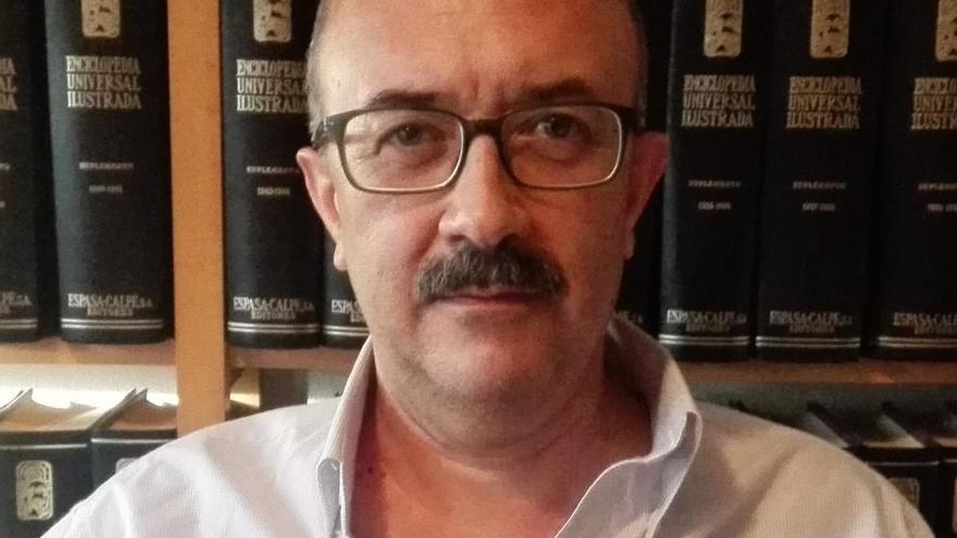 ­El escritor calasparreño Pedro Antonio Martínez