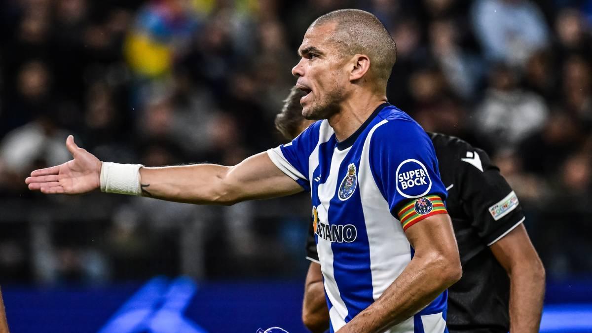 Pepe es seria duda para la zaga del Porto ante el Barça