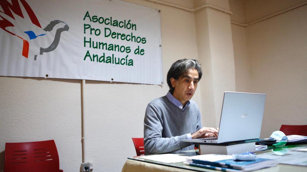 APDH denuncia la &quot;muralla digital&quot; creada en la pandemia para acceder a las ayudas sociales