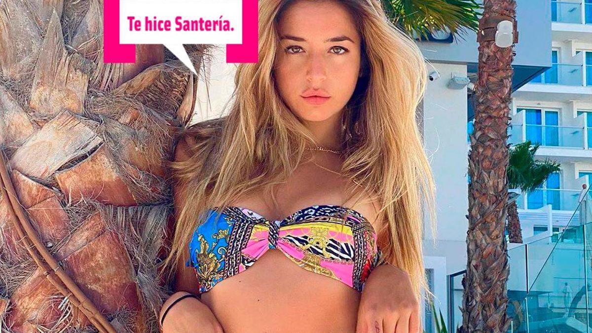 Lola Indigo, en bikini de colores, posando para Instagram