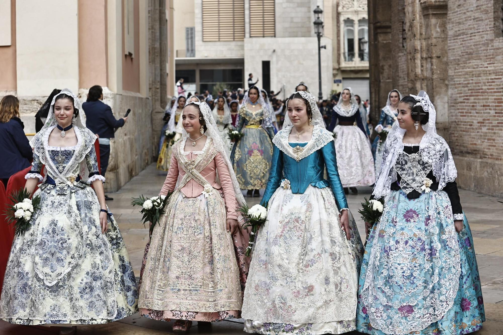 Ofrenda 18 de marzo. Calle de la Paz (16-17 horas)