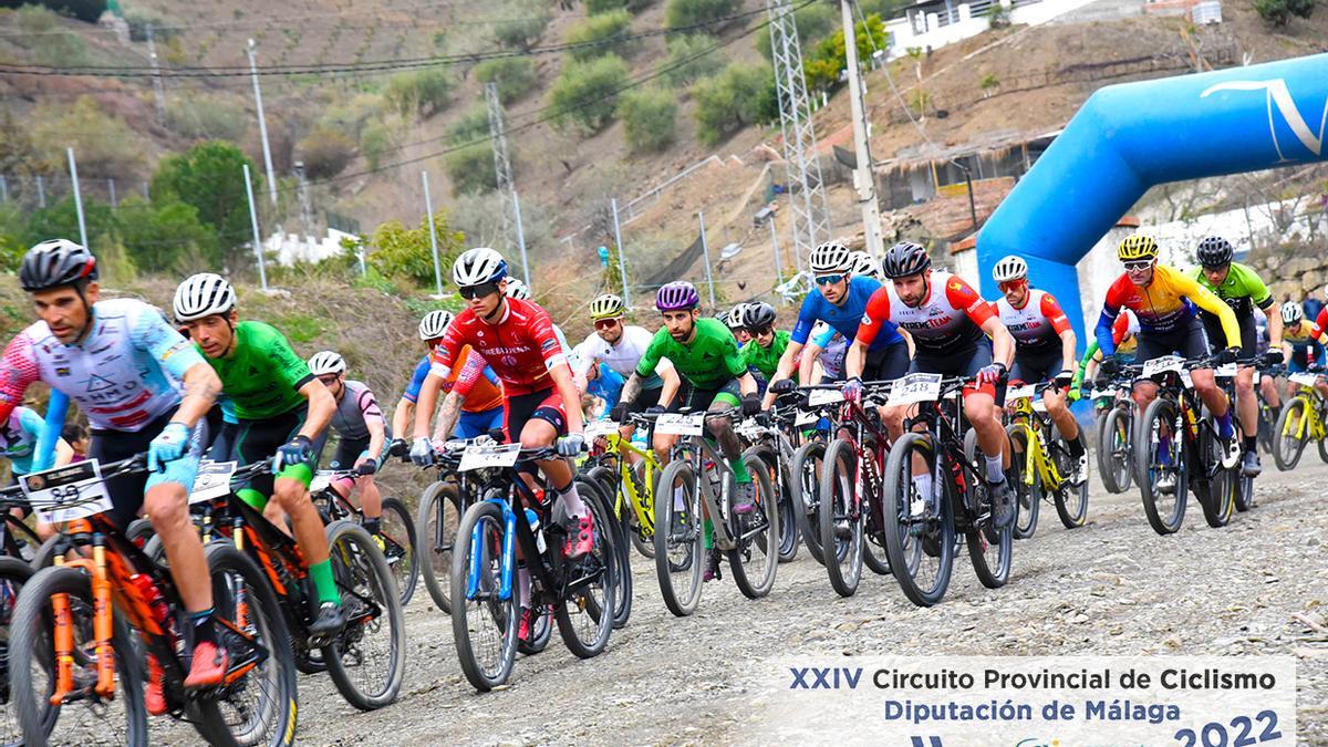 Salida del Circuito Provincial de Ciclismo.