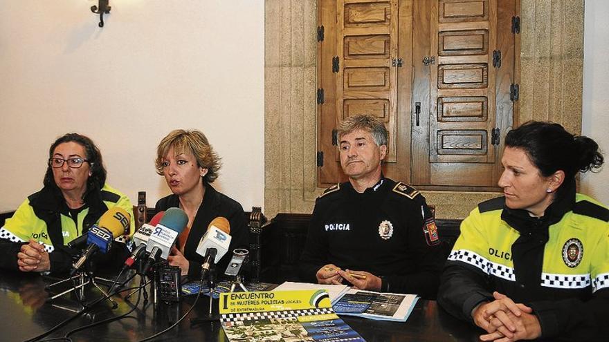 La Policía Local de Plasencia hará campaña para incorporar a más mujeres