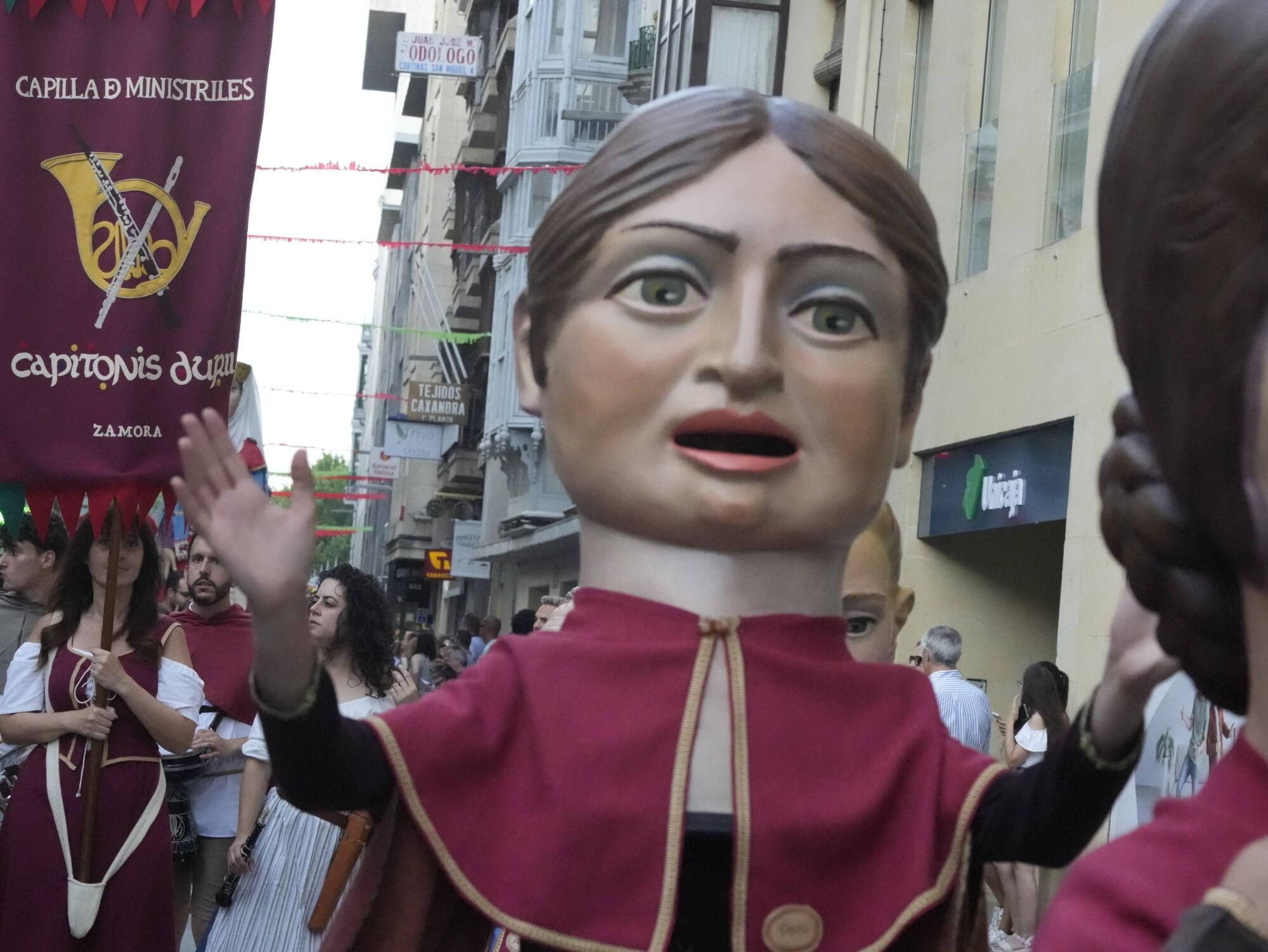 La calle de Santa Clara, a vista de gigante