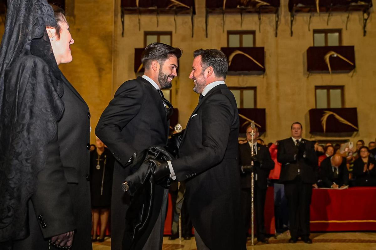 Viernes Santo en Elche: Así ha sido la "Trencà del Guió" Viernes Santo en Elche: Así ha sido la "Trencà del Guió"