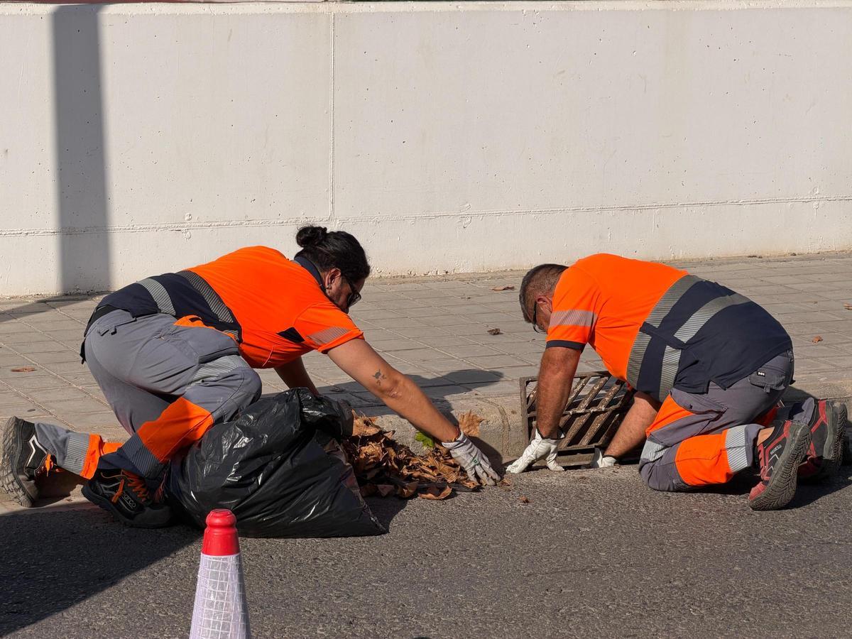 Trabajos preventivos y limpieza intensiva en imbornales y red de alcantarillado de Paterna 3