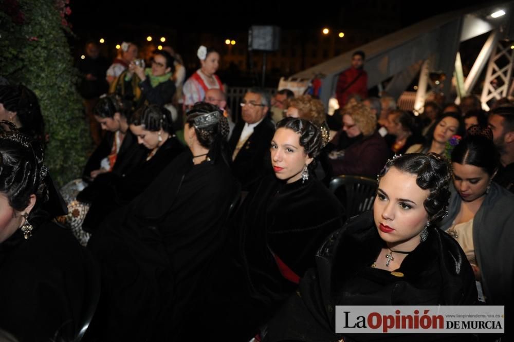 Festival de folclore en el Puente de Hierro