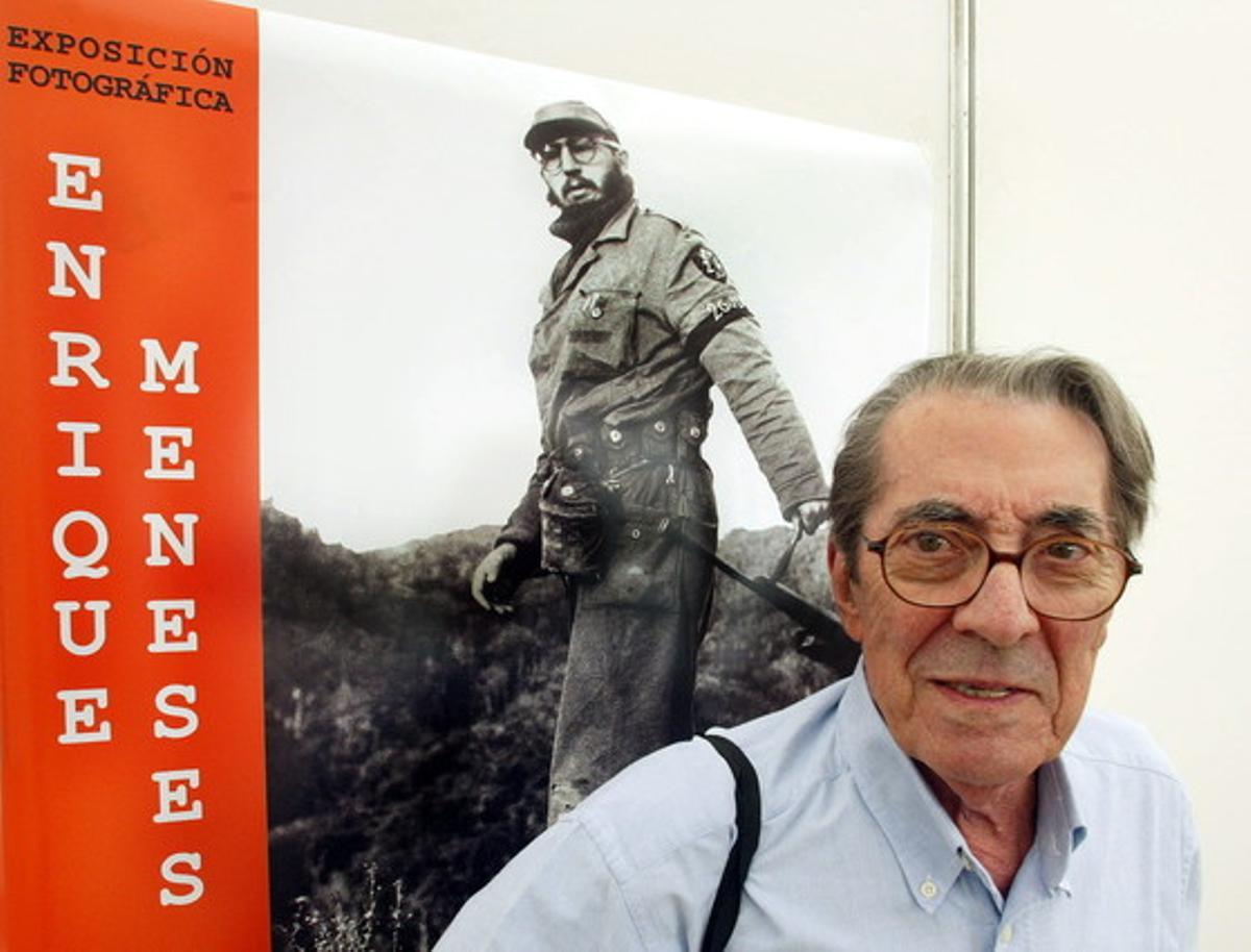 El reporter gràfic Enrique Meneses, en una trobada sobre fotoperiodisme, a Gijón, el 2004. El reporter gràfic Enrique Meneses, en una trobada sobre fotoperiodisme, a Gijón, el 2004.