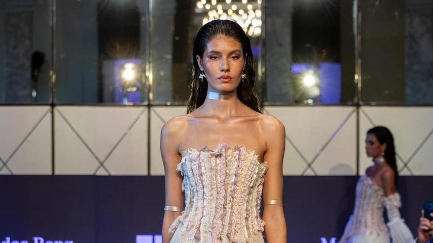 Una joven diseñadora murciana se estrena con tres 'looks' en la pasarela más prestigiosa de España