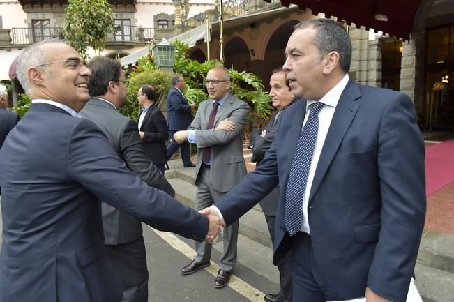 Fernando Clavijo asiste al II Foro de ...