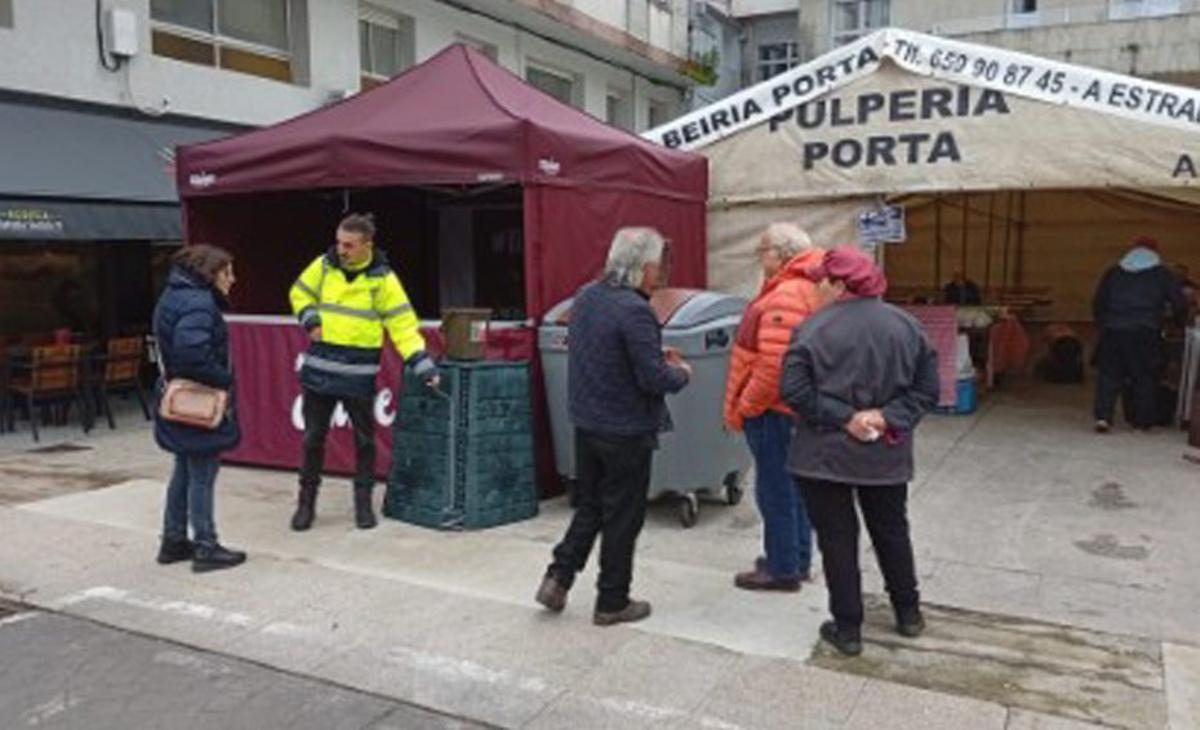 Uno de los puntos habilitados durante el mercado semanal.  |