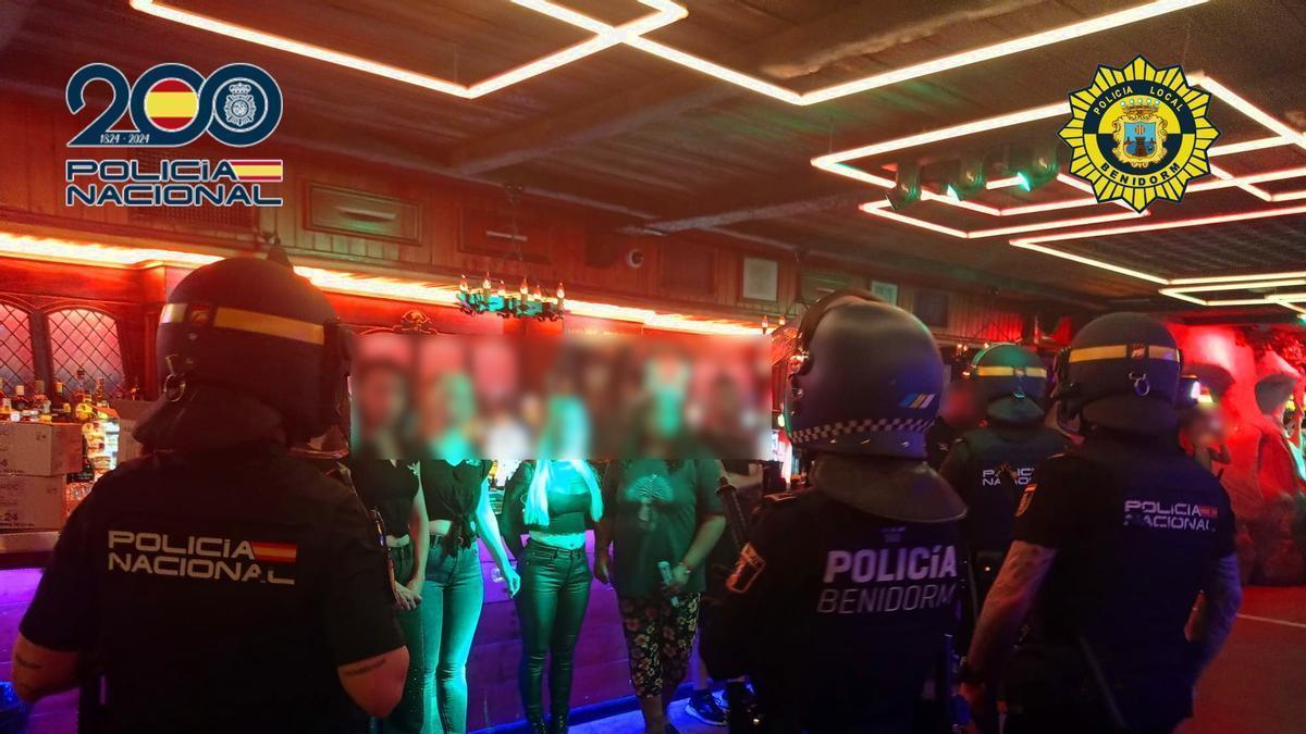 Imagen del operativo policial en Benidorm.
