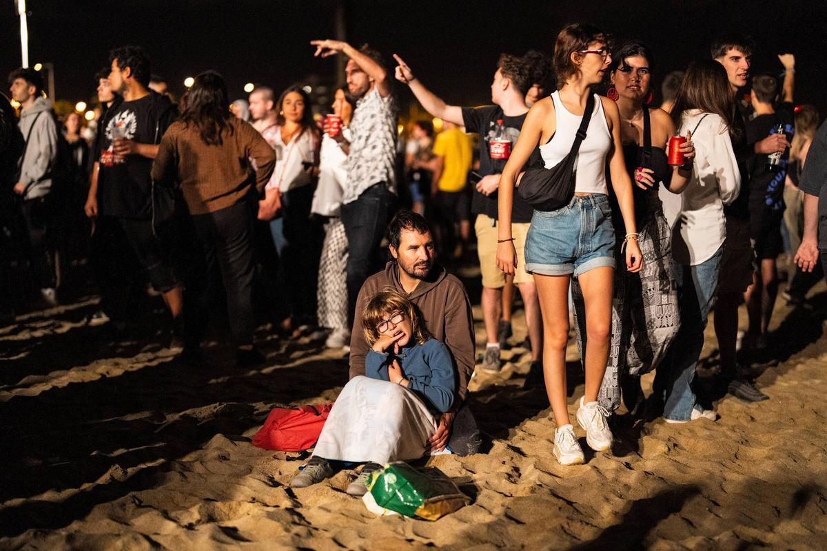 Así estaba la playa de Bogatell durante el concierto de Zoo