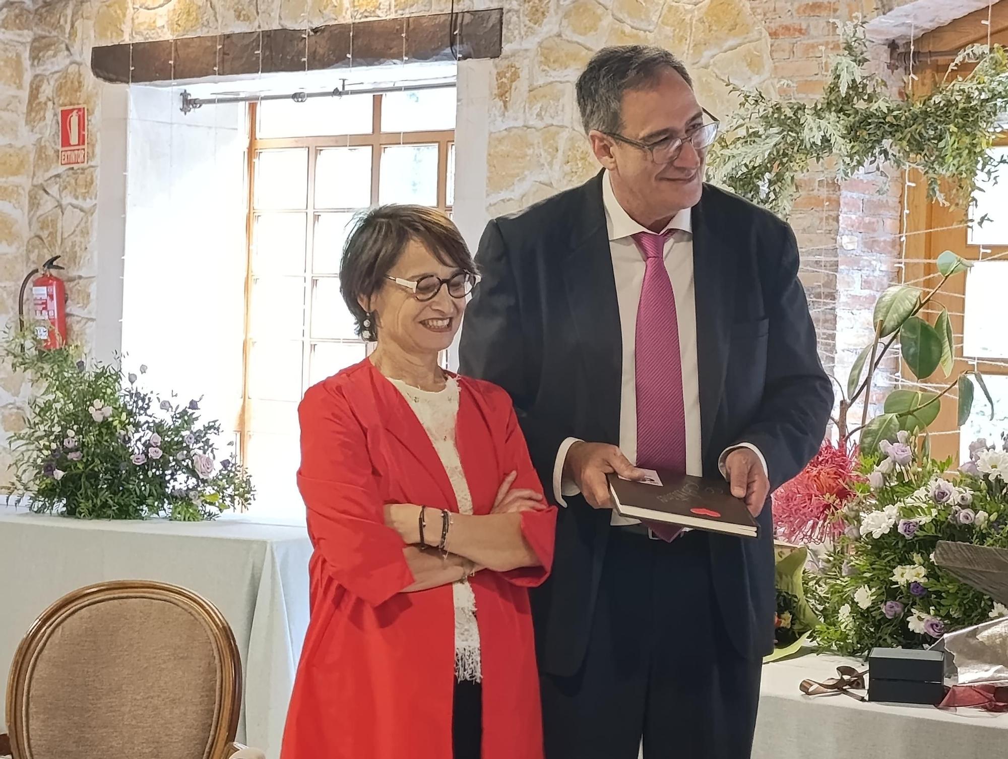 Emotivo y multitudinario homenaje a los sanitarios de Villabona