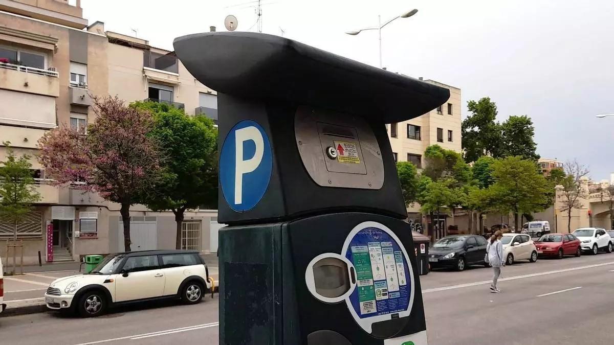 Ein Automat der ORA-Zone in Palma.