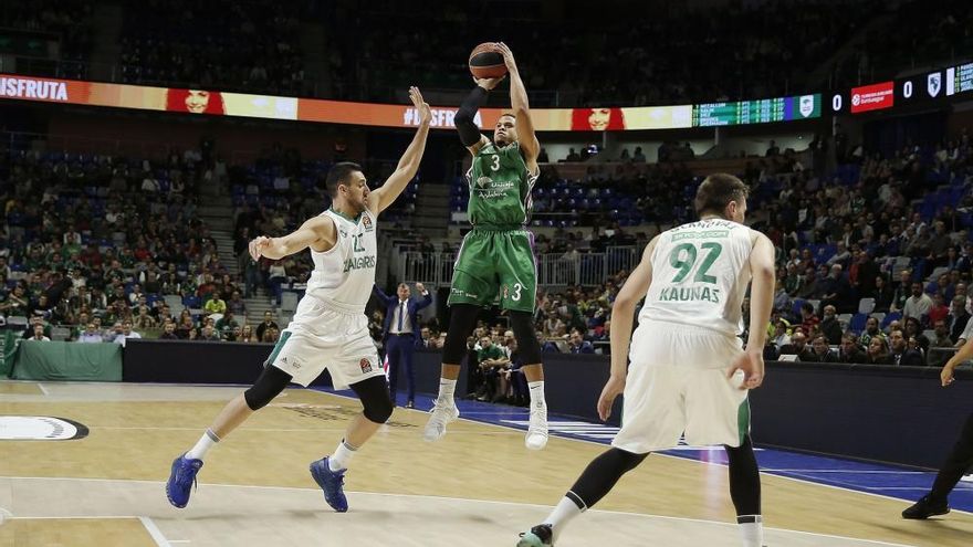 Ulanovas acaba con el Unicaja sobre la bocina